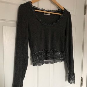 UO Embroidered Dame Scoop-neck Crop Top